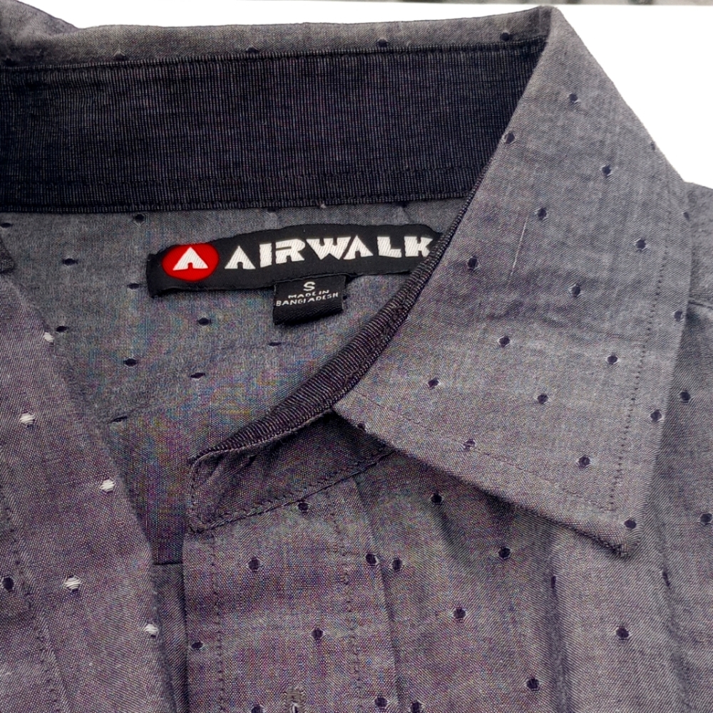 Airwalk size S long sleeve button down